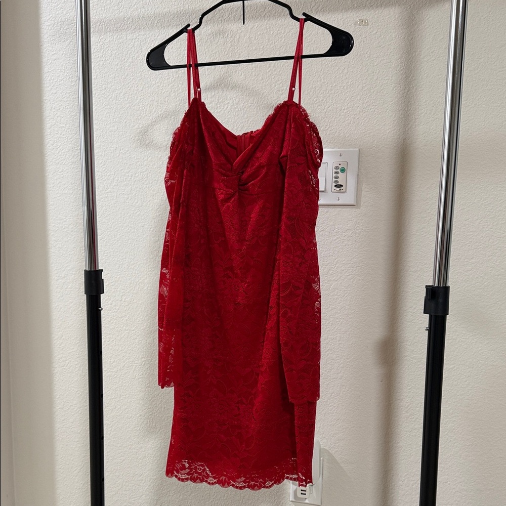 GUESS elegant red lace dress